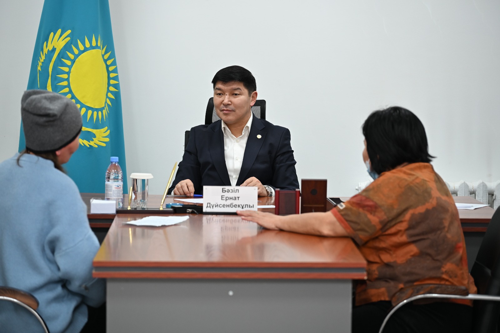 Қала әкімі азаматтарды жеке мәселелері бойынша қабылдады