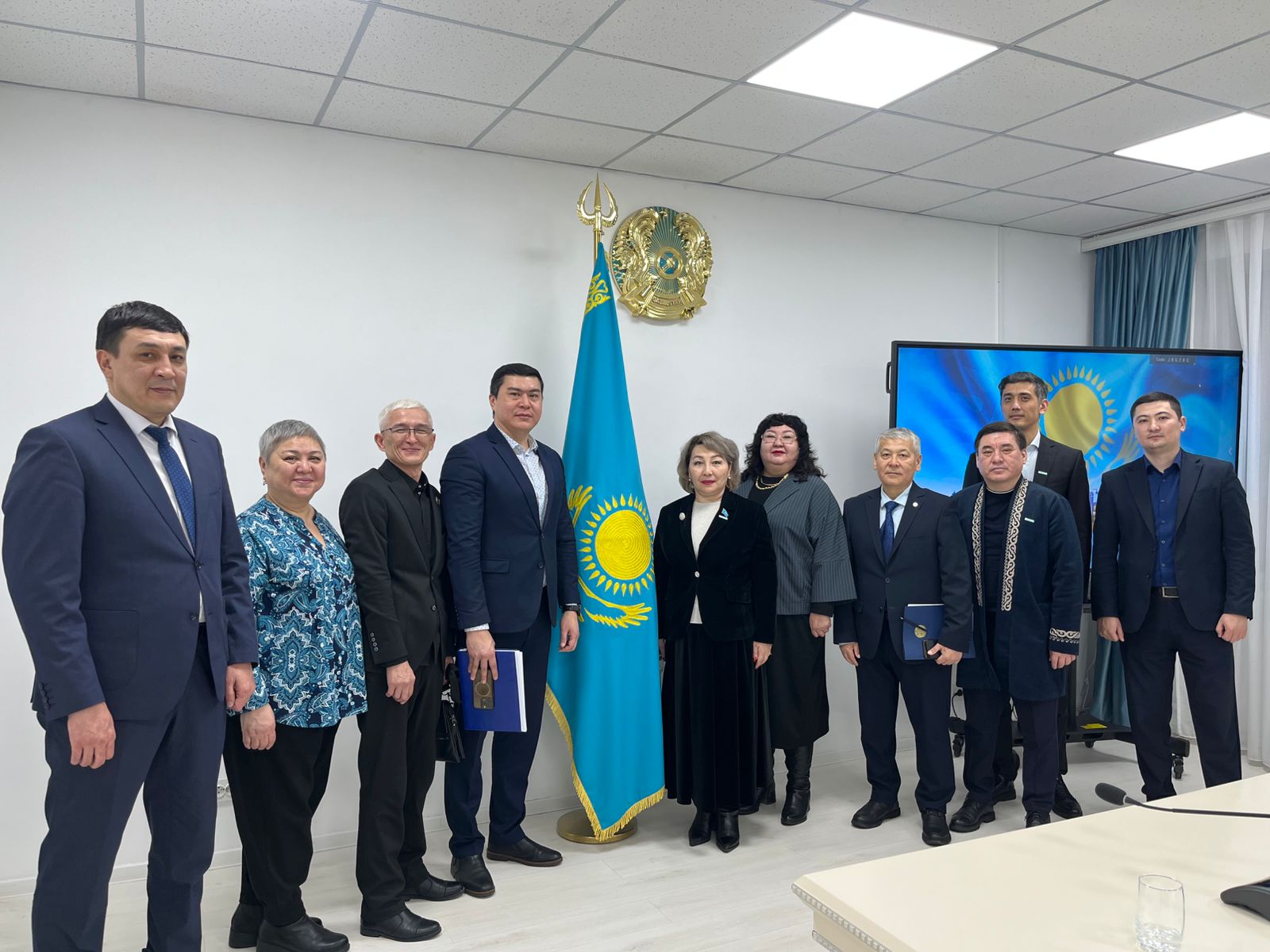 По инициативе Жезказганского городского маслихата и городского Общественного совета состоялось заседание на тему «Конституционная реформа — новый этап развития страны»