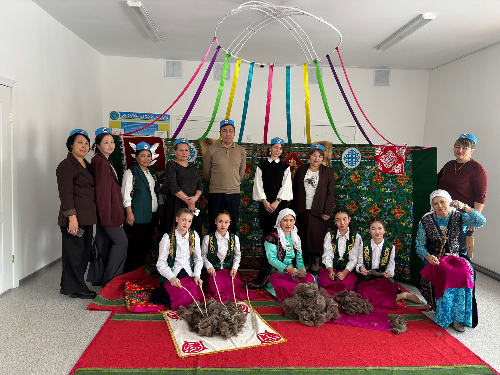 Даналықтың алтын көпірі: әже өнегесі – ұрпаққа бағдар