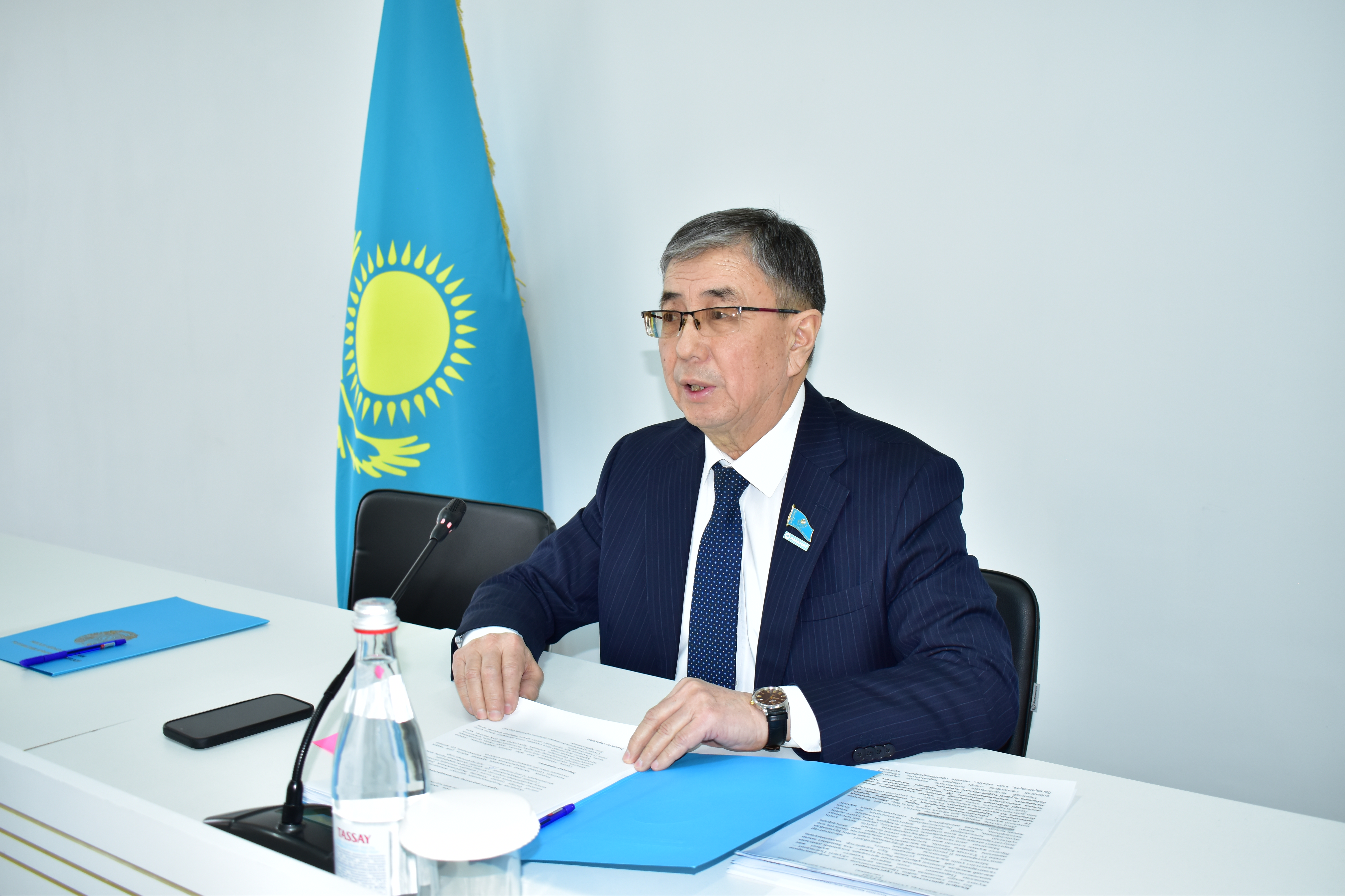 МӘСЛИХАТТЫҢ КЕЗЕКТІ ЕЛУ ЖЕТІНШІ СЕССИЯСЫ ӨТТІ