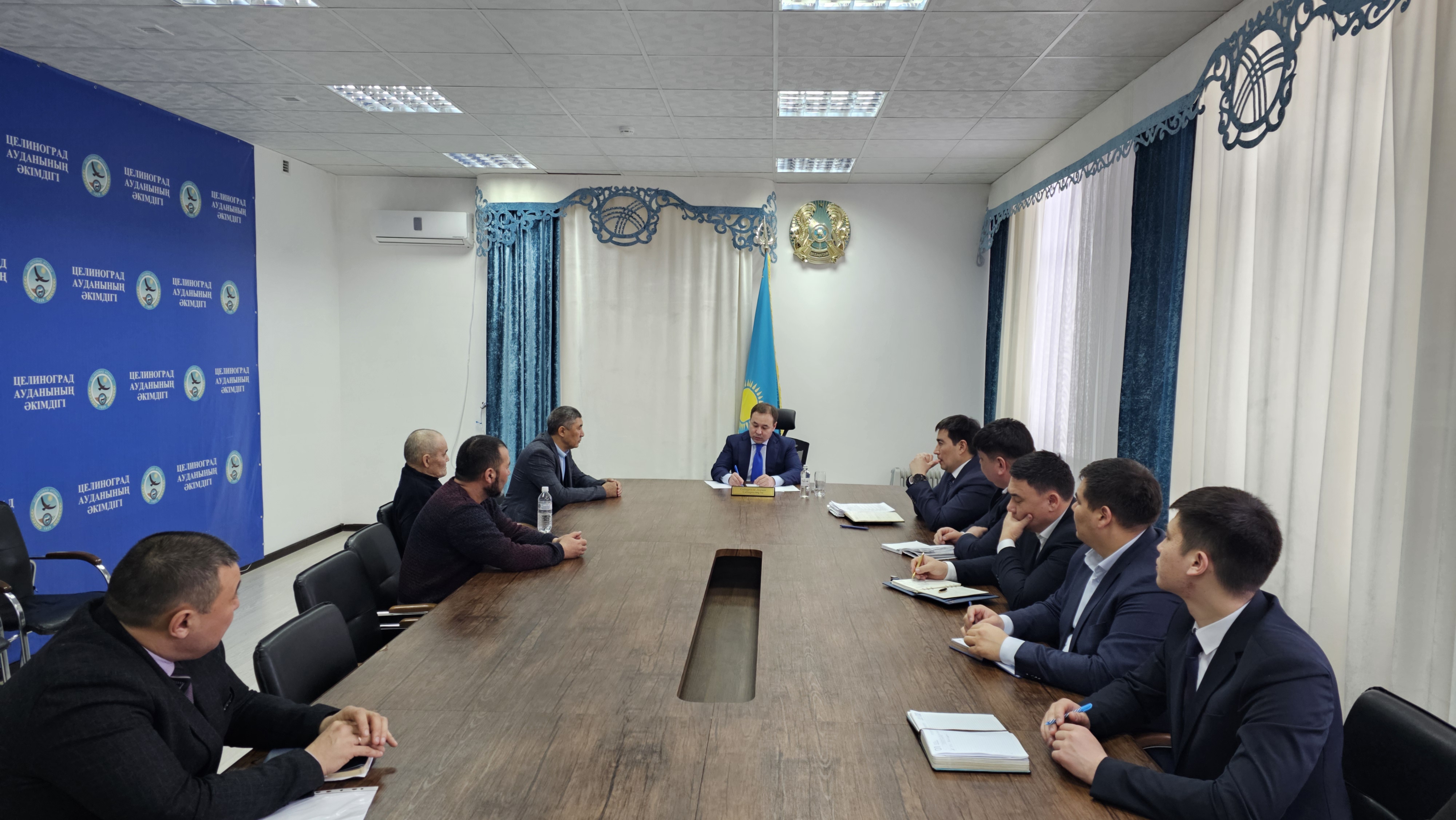 Аудан әкімі азаматтарды жеке мәселелері бойынша қабылдады