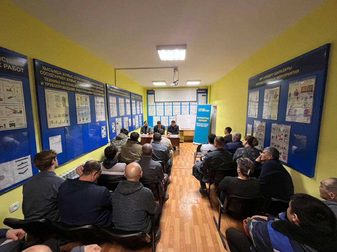 Талдықорған қалалық мәслихатының депутаты Гүлниса Тұлымшақова «Темірбетон» ЖШС ұжымымен кездесу өткізді