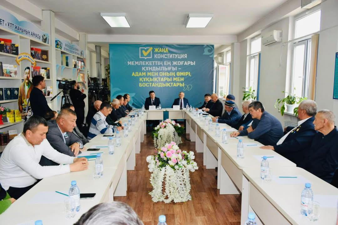 ТҮРКІСТАН: «ЖАҢА ПРОГРЕССИВТІ КОНСТИТУЦИЯ – БІРЛІГІМІЗДІҢ ТІРЕГІ» АТТЫ ДӨҢГЕЛЕК ҮСТЕЛ ӨТТІ