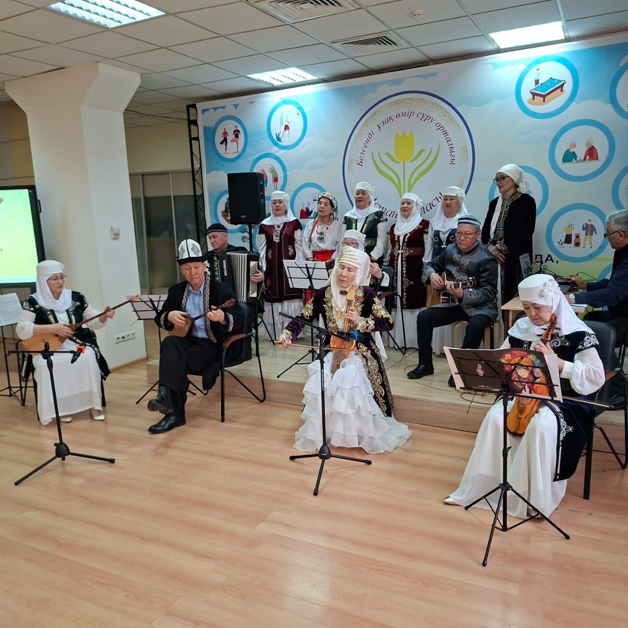 Астанада «Нұра сазы» ансамблінің ән кеші өтті