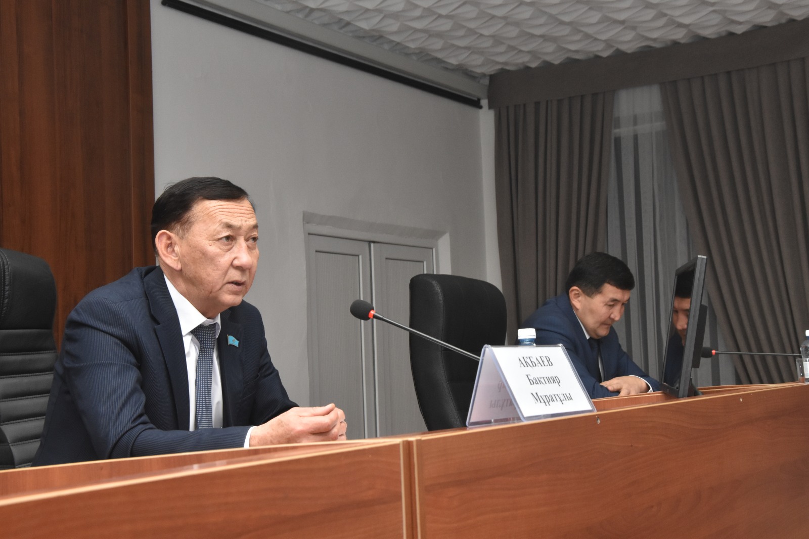 Аудандық мәслихаттың кезектен тыс LХ – сессиясы өтті