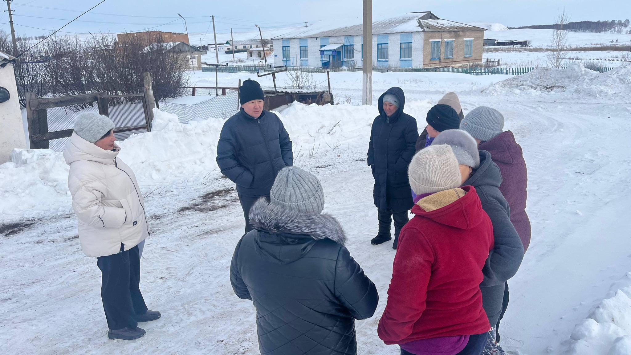 Ауылдық округ әкімінің тұрғындармен кездесуі