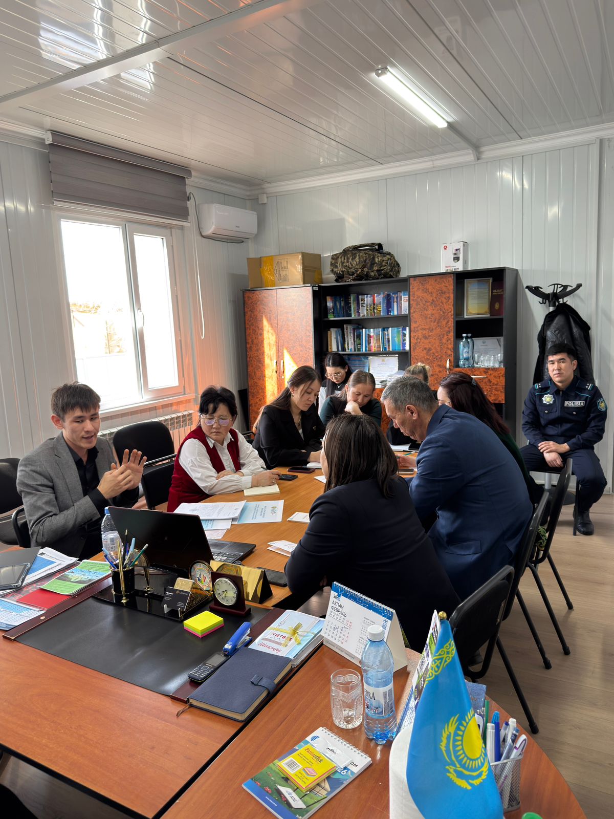 Ағымдағы жылдың 18 ақпанында Ескелді ауылдық округінде «Жанұя» отбасын қолдау орталығының мобильді тобы мүшелерімен түсіндіру жұмыстары жүргізілді