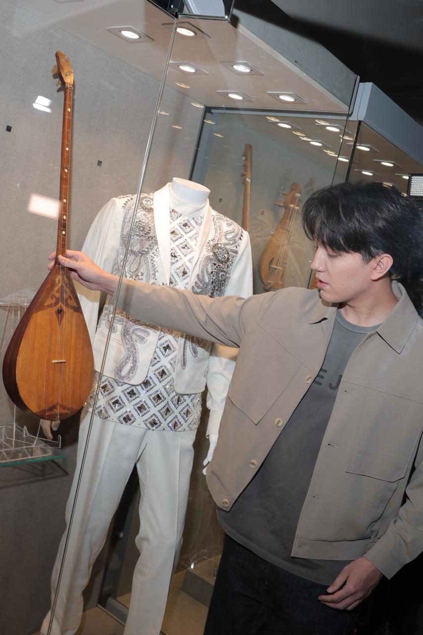 Ықылас музейінде Димаш Құдайбергеннің 70 музыкалық аспабы көпшілікке ұсынылды