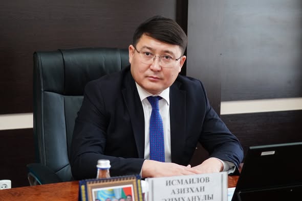 АЗИЗХАН ИСМАИЛОВ - ЖАС ДАРЫНҒА ҚҰРМЕТ КӨРСЕТТІ.