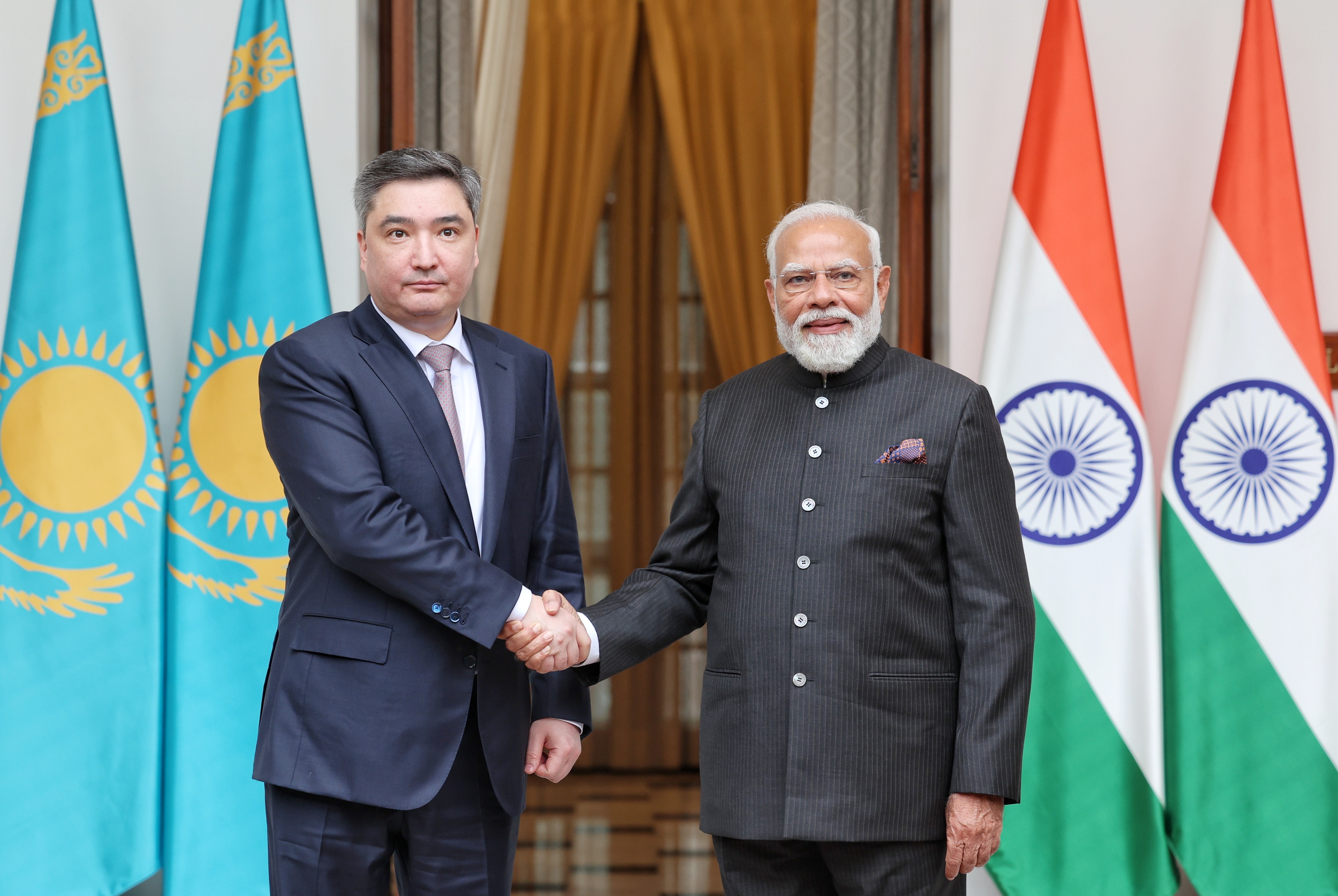 Олжас Бектенов Үндістан Премьер-министрі Нарендра Модимен келіссөздер жүргізіп, India AI Impact Summit 2026 саммитіне қатысты