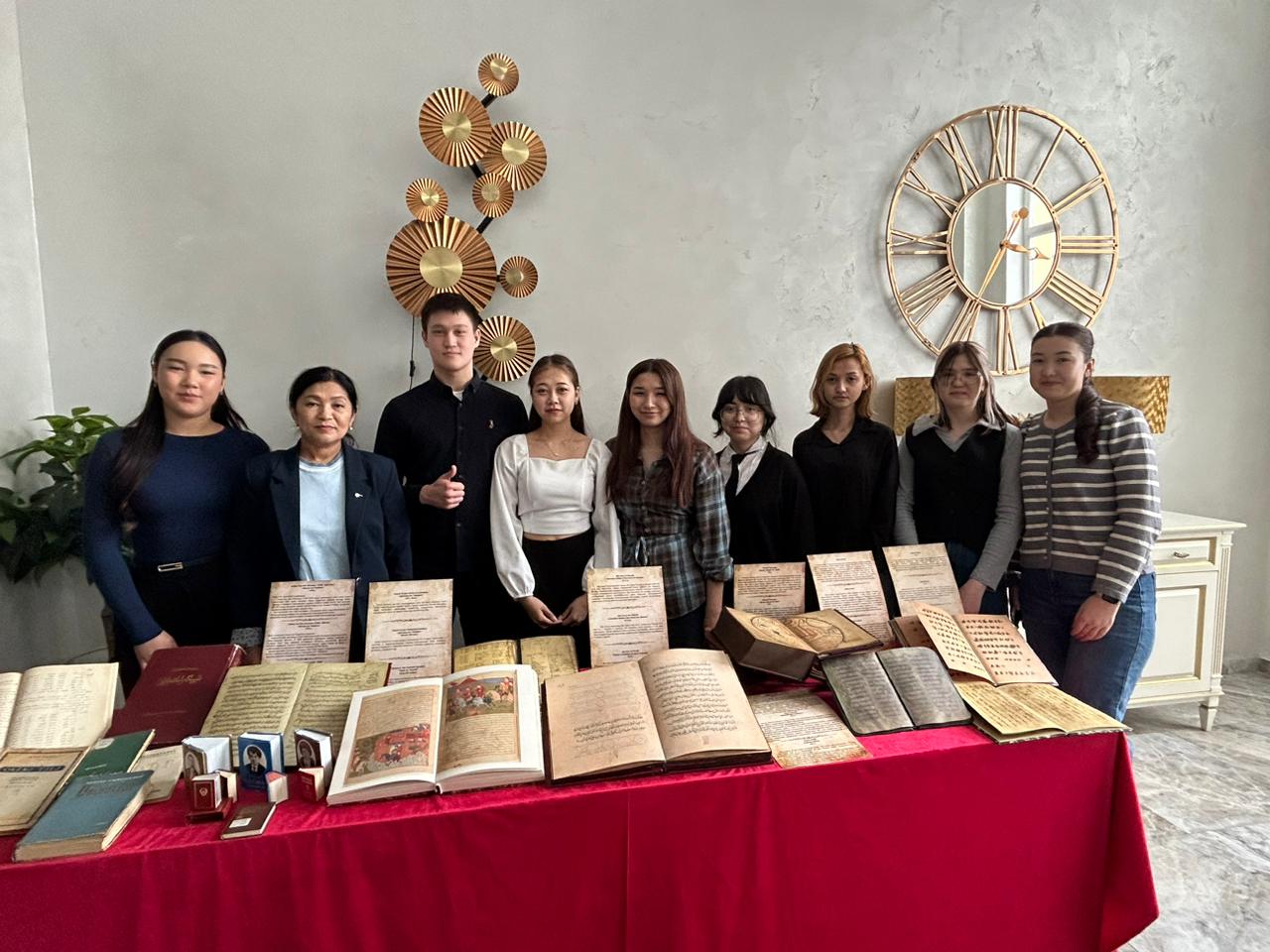 В столице представили редкие рукописи VIII–XIX веков