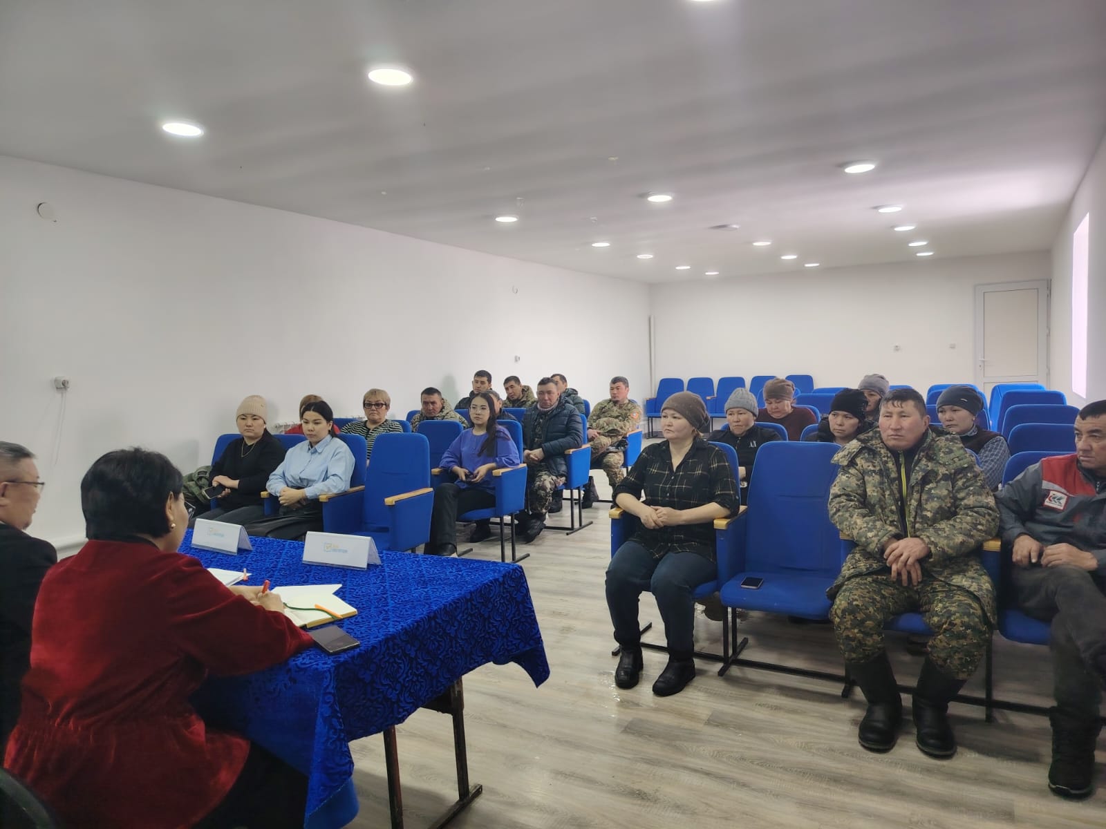 Шет ауданында құрылған  коалиция мүшелері  Босаға ауылдық округінің тұрғындарымен кездесіп, кездесу барысында Конститутцияның негізгі ережелері, заң үстемдігін нығайту және әлеуметтік  әділеттілікті қамтамасыз ету  бағытындағы басымдықтары жан-жақты түсіндірілді