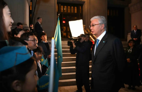 Глава государства встретился в Вашингтоне с соотечественниками