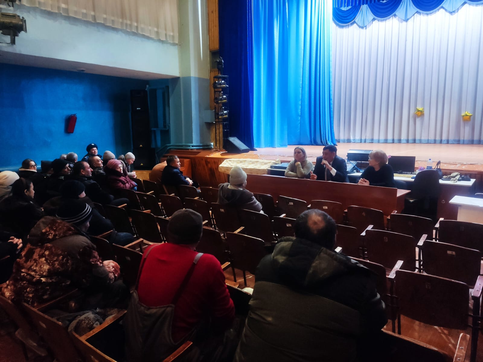 Нежинка ауылының тұрғындарының жиналысы