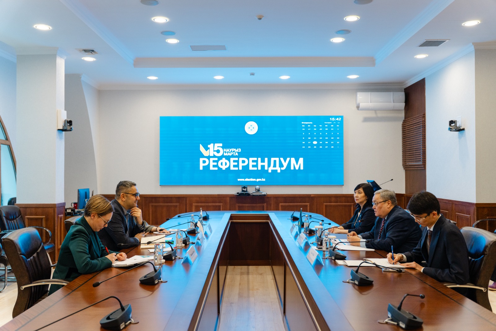 Орталық референдум комиссиясында ЕҚЫҰ ДИАҚБ өкілдерімен кездесу өтті