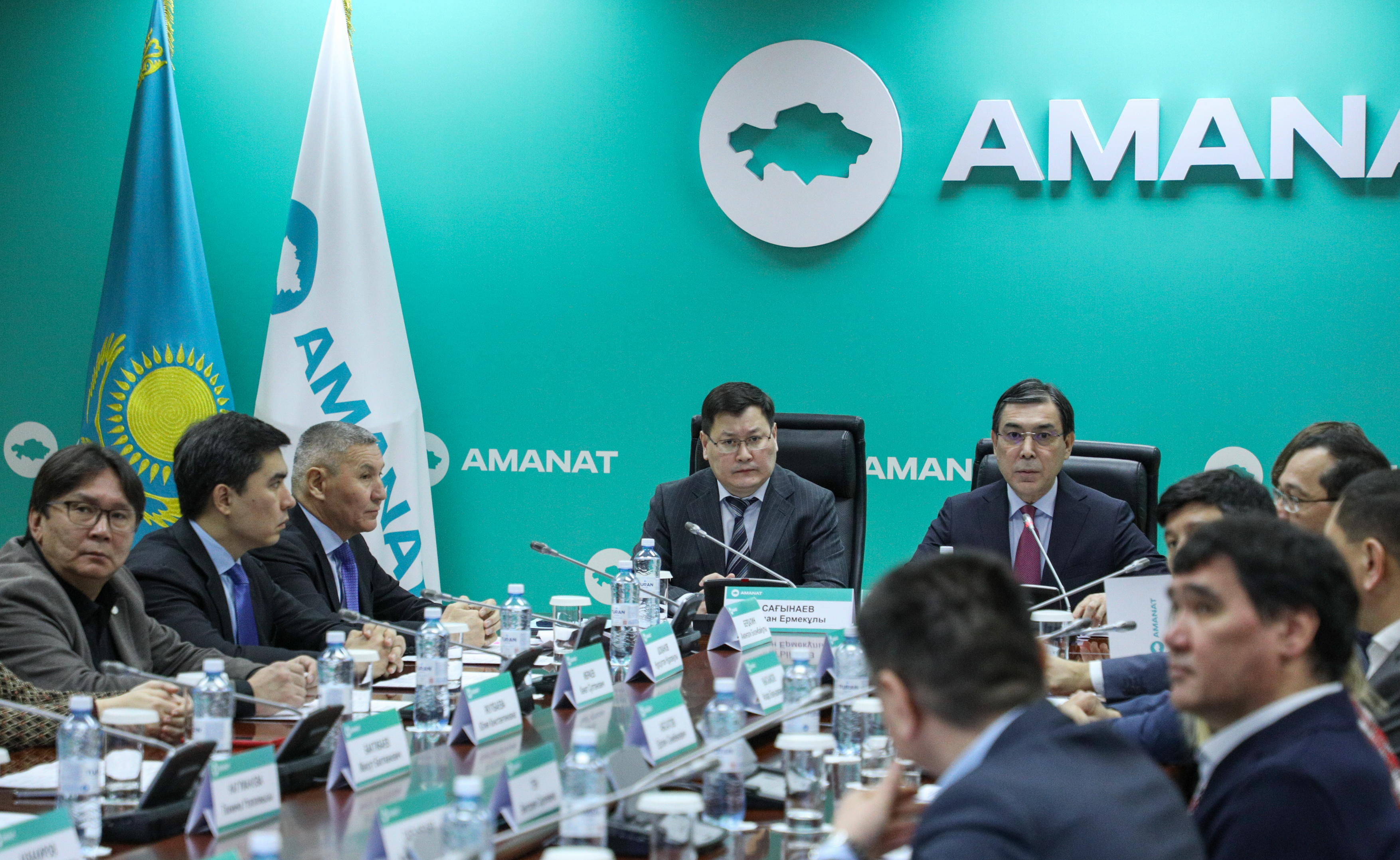 "AMANAT" партиясында кәсіпкерлік мәселелері жөніндегі республикалық үйлестіру кеңесінің кезекті отырысы өтті