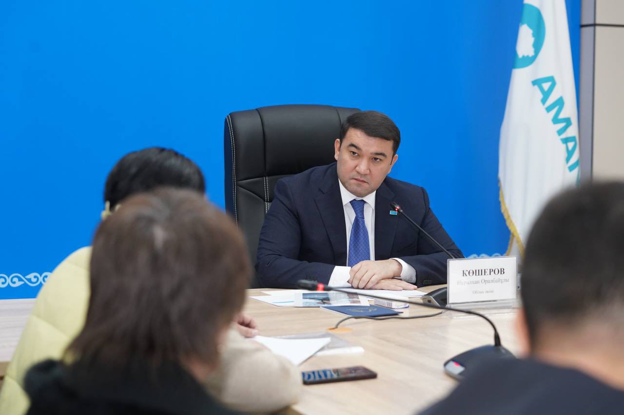 ТҮРКІСТАН ОБЛЫСЫНЫҢ ӘКІМІ ТҰРҒЫНДАРМЕН КЕЗДЕСІП, 7 САҒАТ БОЙЫ МӘСЕЛЕЛЕРІ МЕН ӨТІНІШТЕРІН ТЫҢДАДЫ