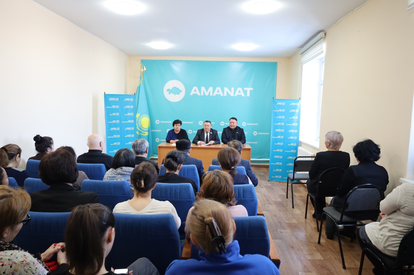 Осакаров ауданында «Әділетті және Прогрессивті Қазақстанның Халықтық Конституциясы үшін!» атты Жалпыұлттық коалиция өкілдерінің ауданның қоғамдық пікір көшбасшыларымен және азаматтық сектор өкілдерімен кездесуі өтті.