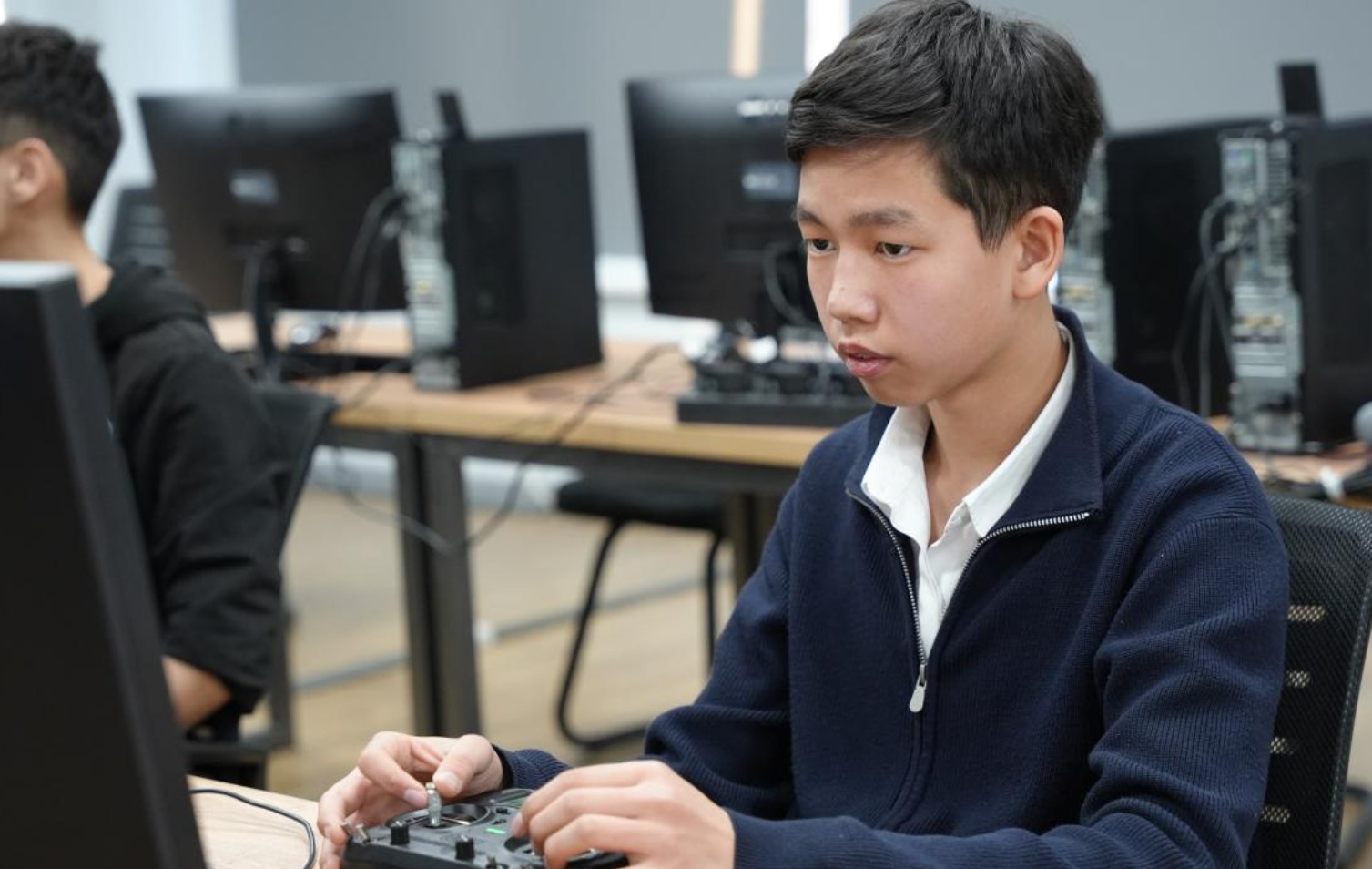 Жетісуда алғаш рет дрон-рейсинг және авиамодельдеу бойынша өңірлік жарыстар өтті