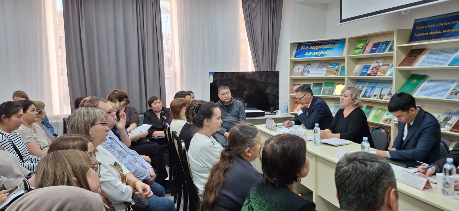 Қызылжар ауданы бойынша МКБ алаңында бизнес өкілдеріне жаңа Салық кодексін түсіндіру бойынша семинар өткізілді.