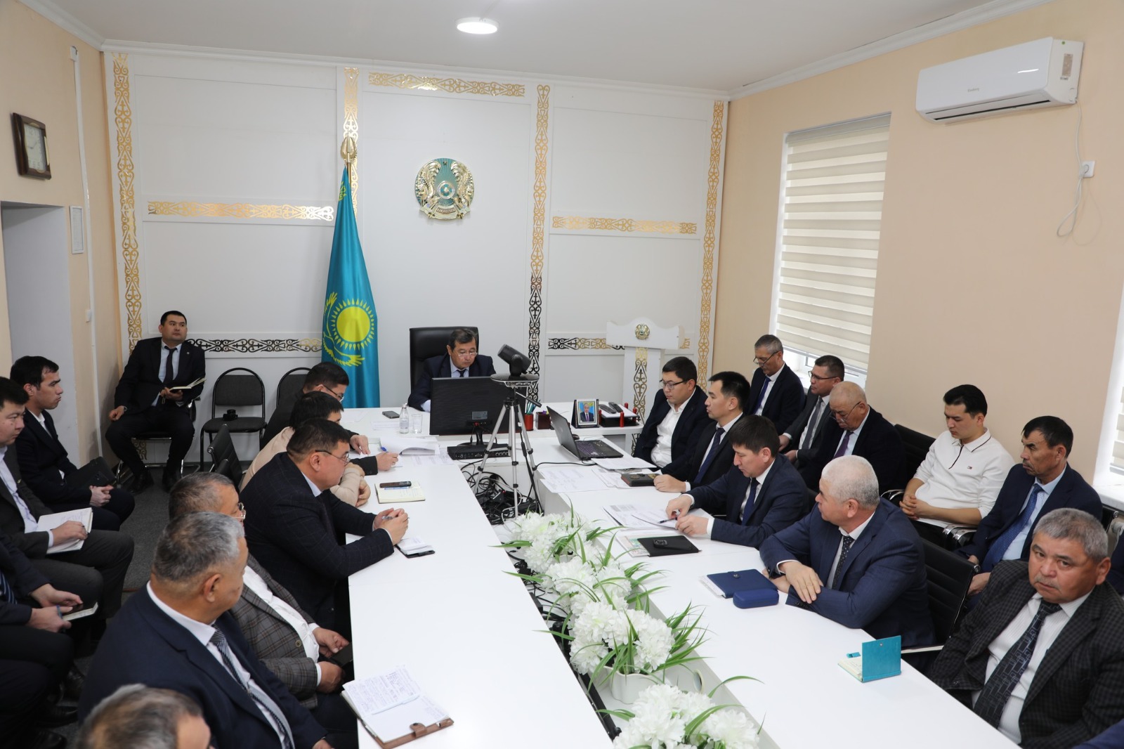 МАҚТААРАЛДА АППАРАТ МӘЖІЛІСІНДЕ ӨЗЕКТІ МӘСЕЛЕЛЕР ТАЛҚЫЛАНДЫ
