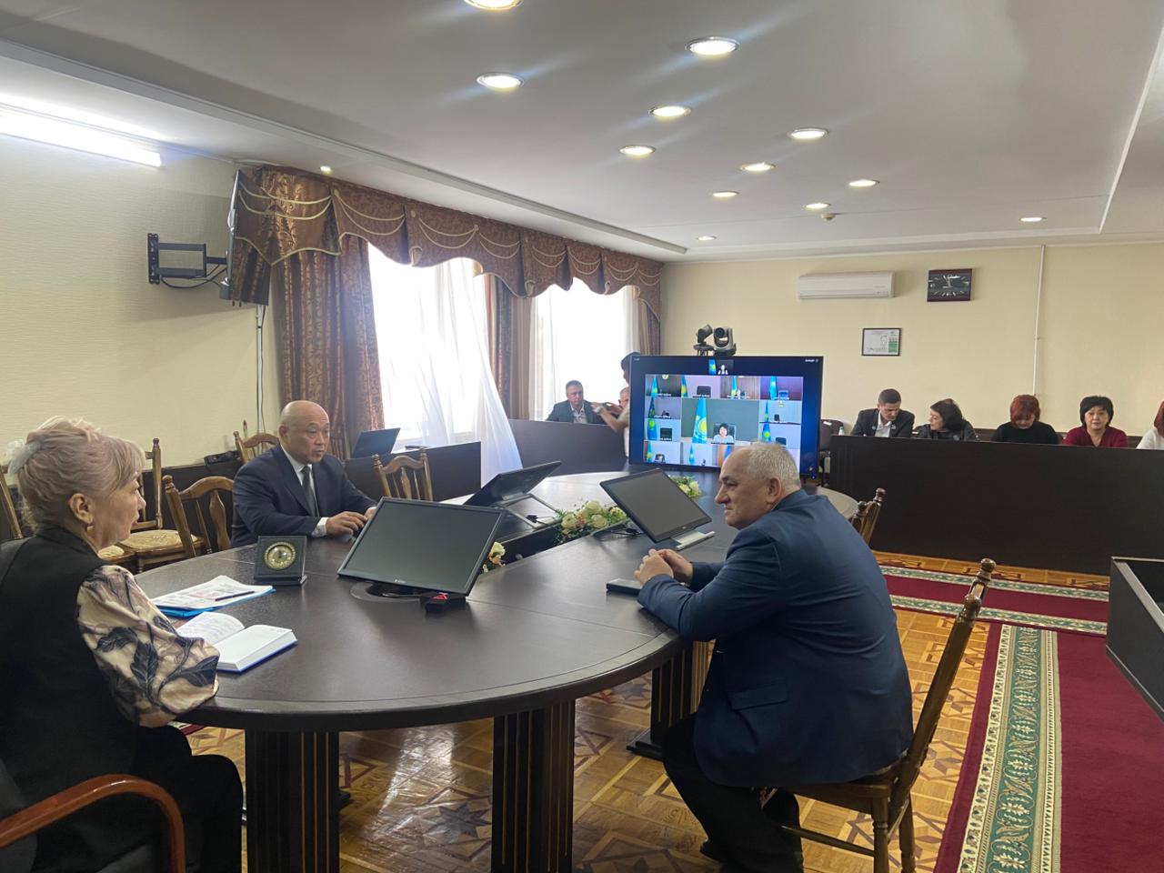 По вопросам конституционных реформ