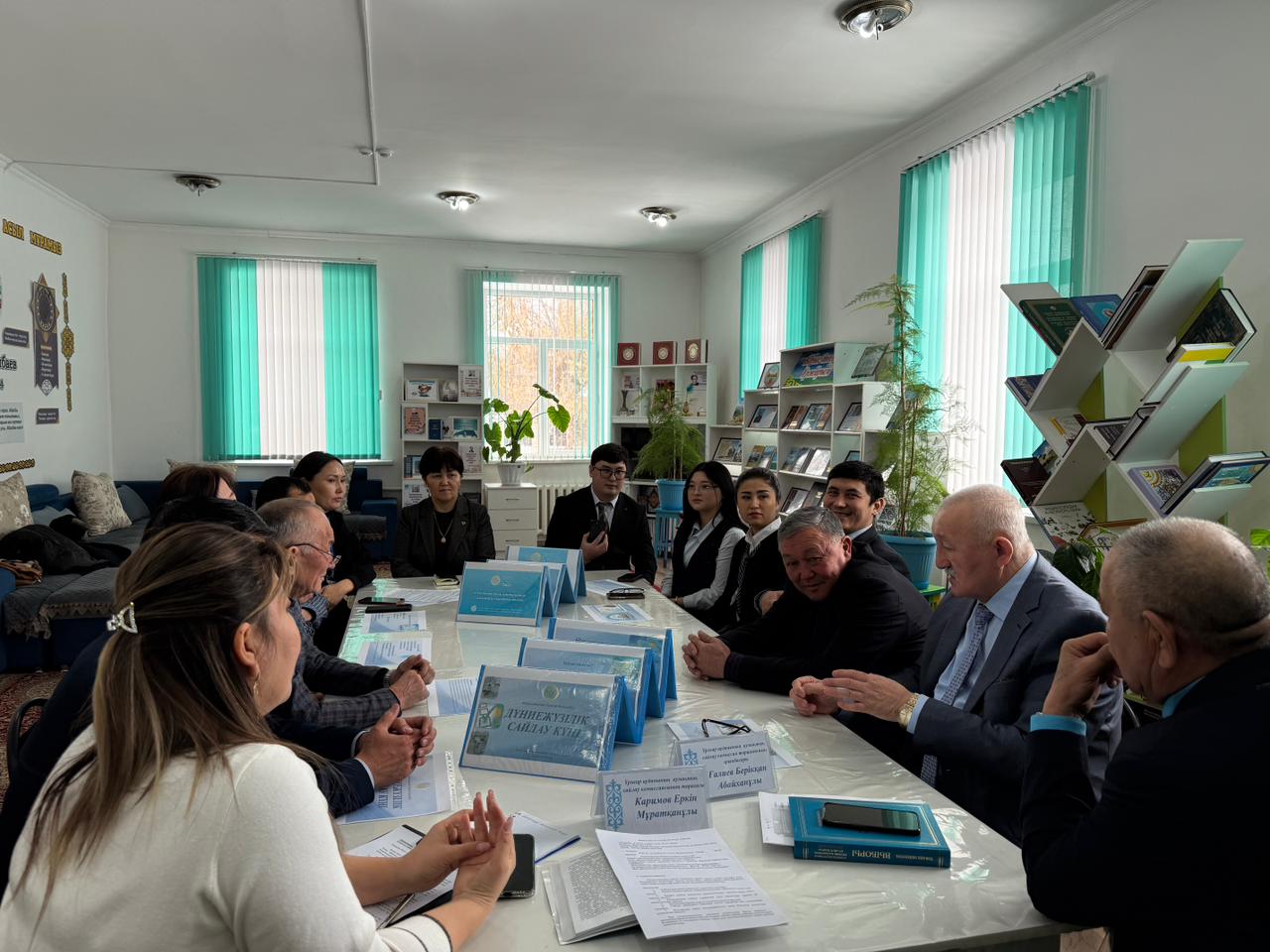 Основной целью встречи было повышение культуры выборов, усиление политической активности граждан и разъяснение значения избирательного процесса среди молодежи. Круглый стол прошел на основе принципа открытости, участники обменялись мнениями в свободном формате, высказали свое мнение о прошлом, сегодняшнем состоянии и будущем избирательной системы.  В заключении мероприятия было отмечено, что осознанное участие молодежи в выборах – главная гарантия демократического общества.