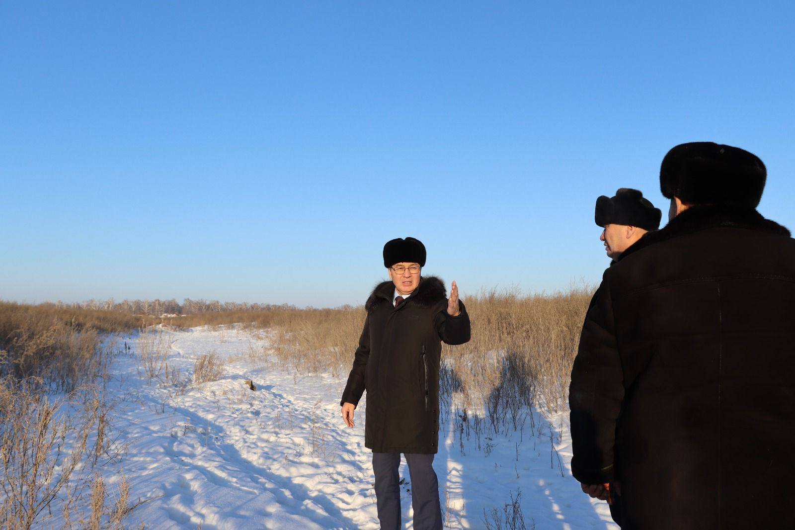 27 қаңтарда Айыртау ауданының әкімі Мейрам Жақсылықұлы Меңдібаев Саумалкөл ауылындағы қолданыстағы ҚТҚ полигонының (қоқыс үйіндісінің) жай-күйін тексерді.