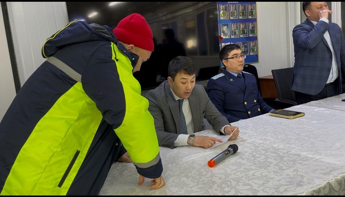 Еңбек инспекциясы департаменті Астана қаласының «Байқоңыр»  ауданының прокуратурасымен бірлесіп «Астана Тазалық» ЖШС еңбек ұжымымен кездесу жүргізілді.