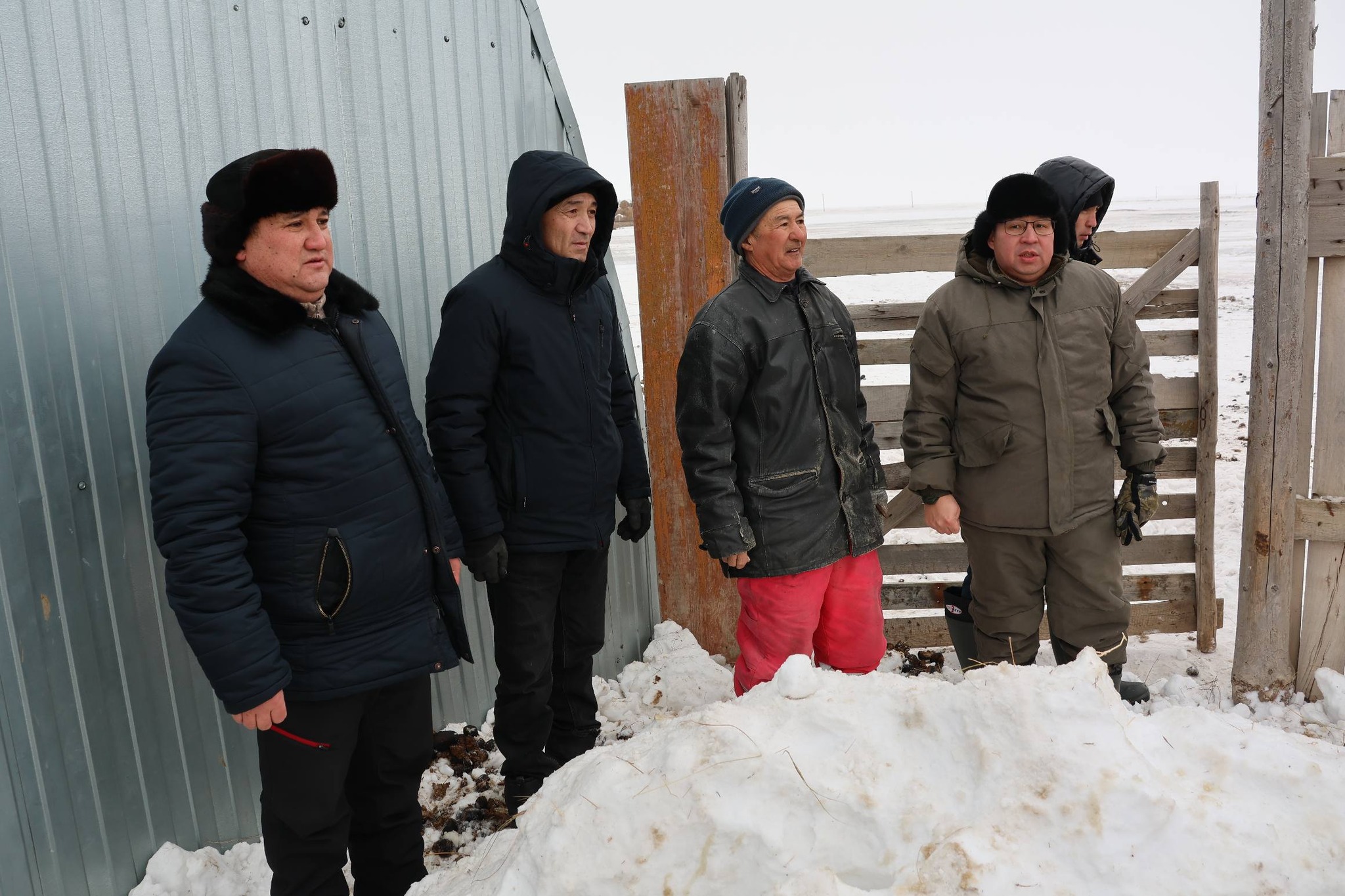 АҚПӘТЕРДЕ ҚЫСТАҚ ЖАҒДАЙЫ БАҚЫЛАУДА: АУДАН ӘКІМІ ШАРУАЛАРМЕН КЕЗДЕСТІ