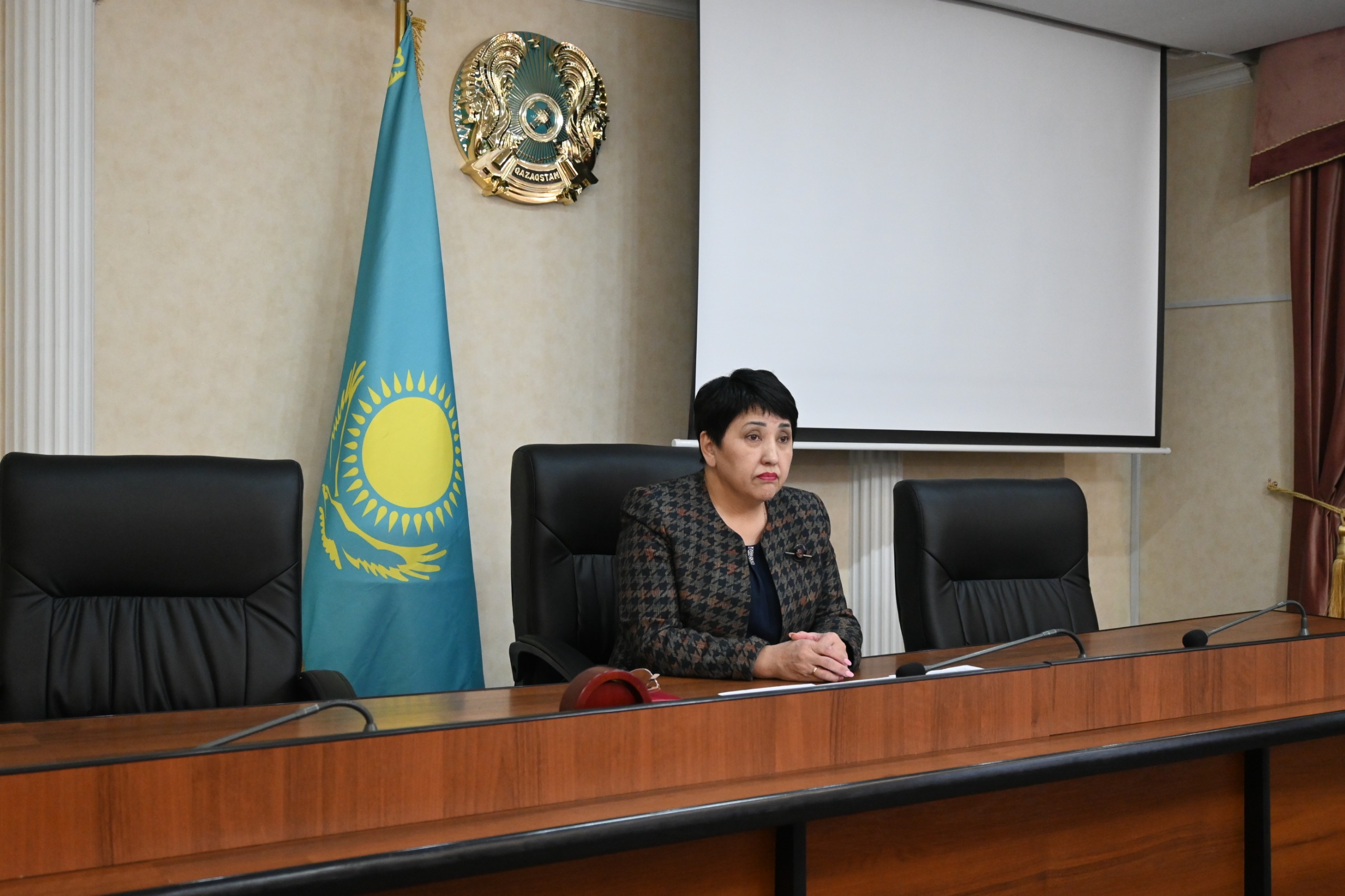 Кәмелетке толмағандардың істері және олардың құқықтарын қорғау жөніндегі ведомствоаралық комиссияның отырысы