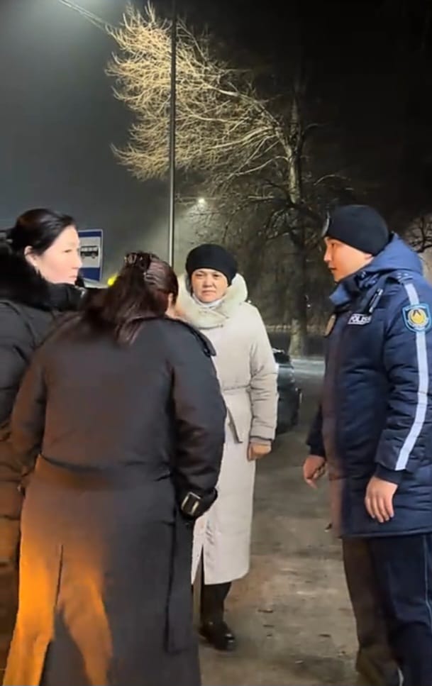Рахат ауылдық округі әкім аппаратының” қызметкерлері мен ювеналды полиция қызметкерлерінің қатысуымен түнгі рейдтік іс-шара өткізілді.