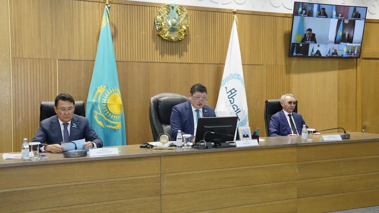 ОБЛЫС ӘКІМІ ҚАТЫСУЫМЕН ӨҢІР АКТИВІМЕН КЕЗДЕСУ ӨТТІ