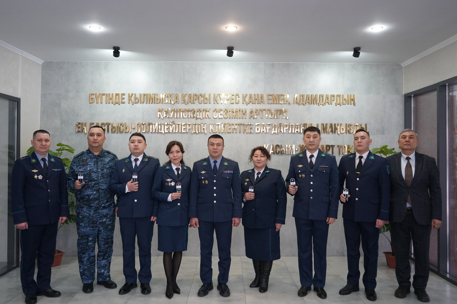 Высокие звания — за годы безупречной службы: полицейским вручили новые погоны в СКО