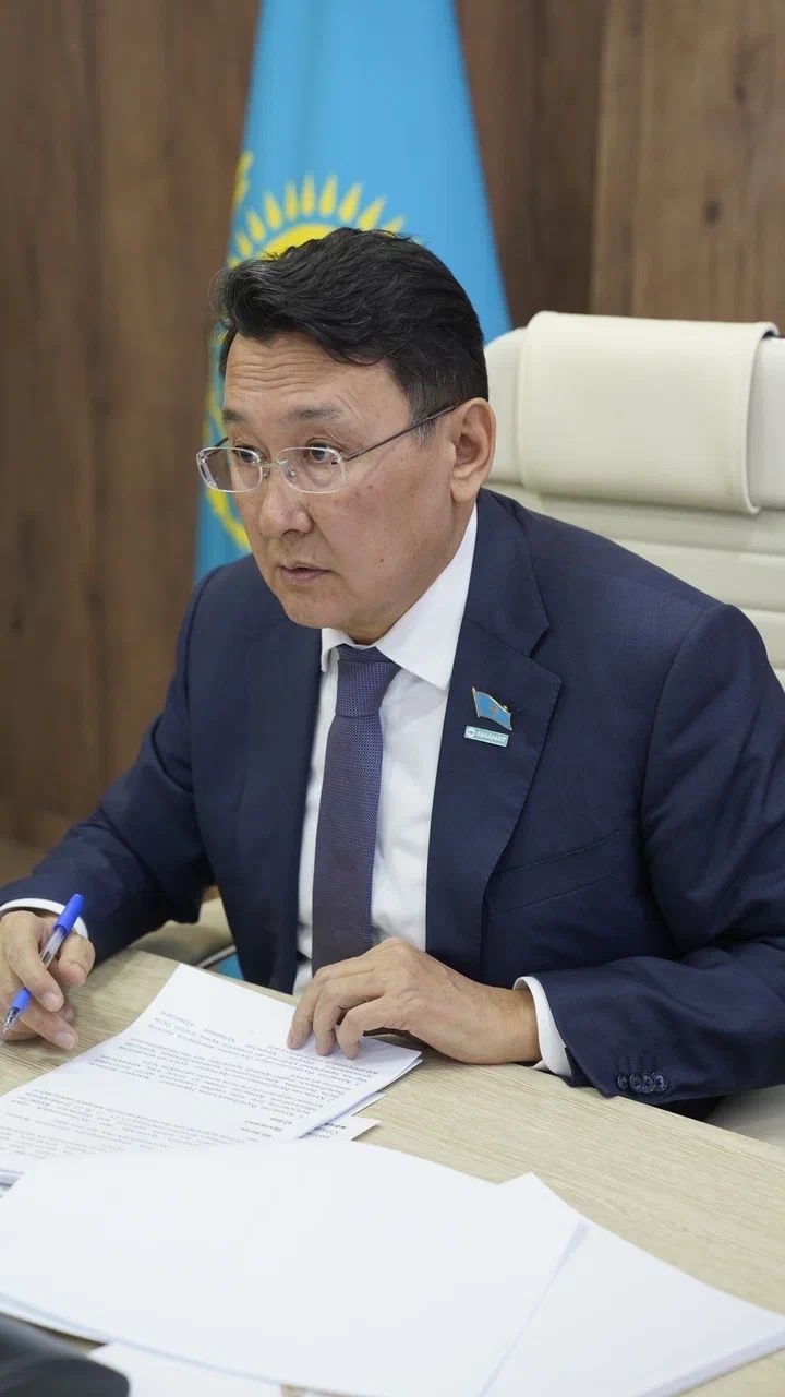АБАЙ ОБЛЫСЫ МӘСЛИХАТЫНДА ЖАҢА КОНСТИТУЦИЯ ЖОБАСЫ ТАЛҚЫЛАНДЫ