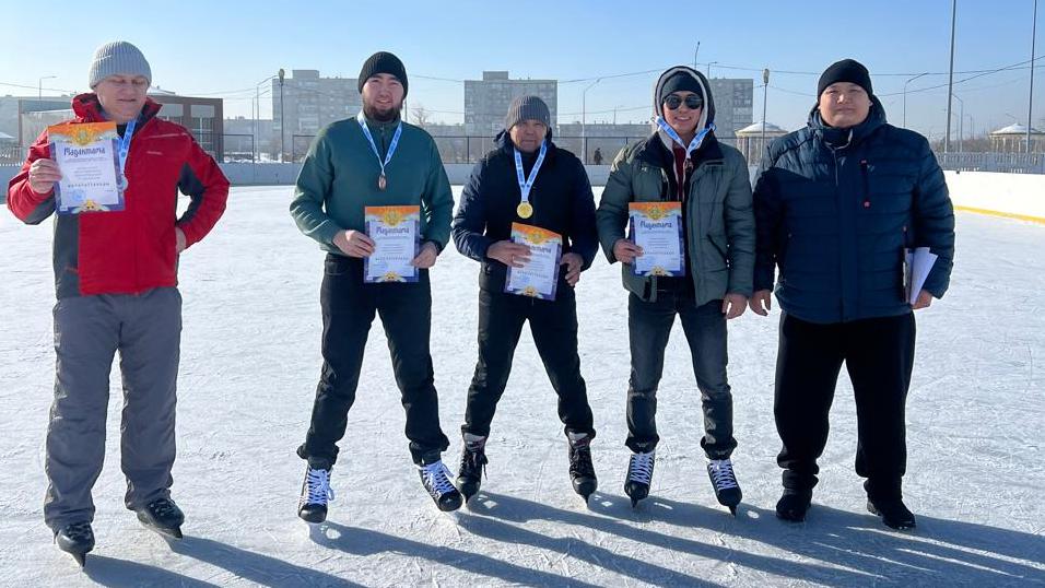 В Шахтинске состоялось личное первенство по скоростному бегу на коньках