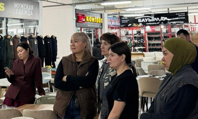 Проект новой Конституции обсудили с руководством и арендаторами столичного торгового дома