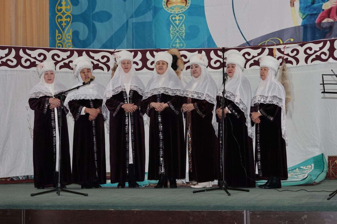 Округте «Тұңғыш перзентін ата әжесінің қолына беруге қалай қарайсыз?» тақырыбында дөңгелек үстел өткізілді