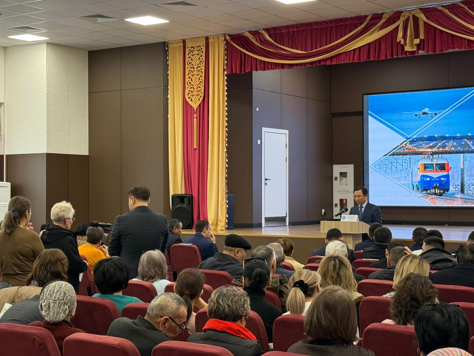 В ходе заседания обсуждались вопросы развития инженерной инфраструктуры