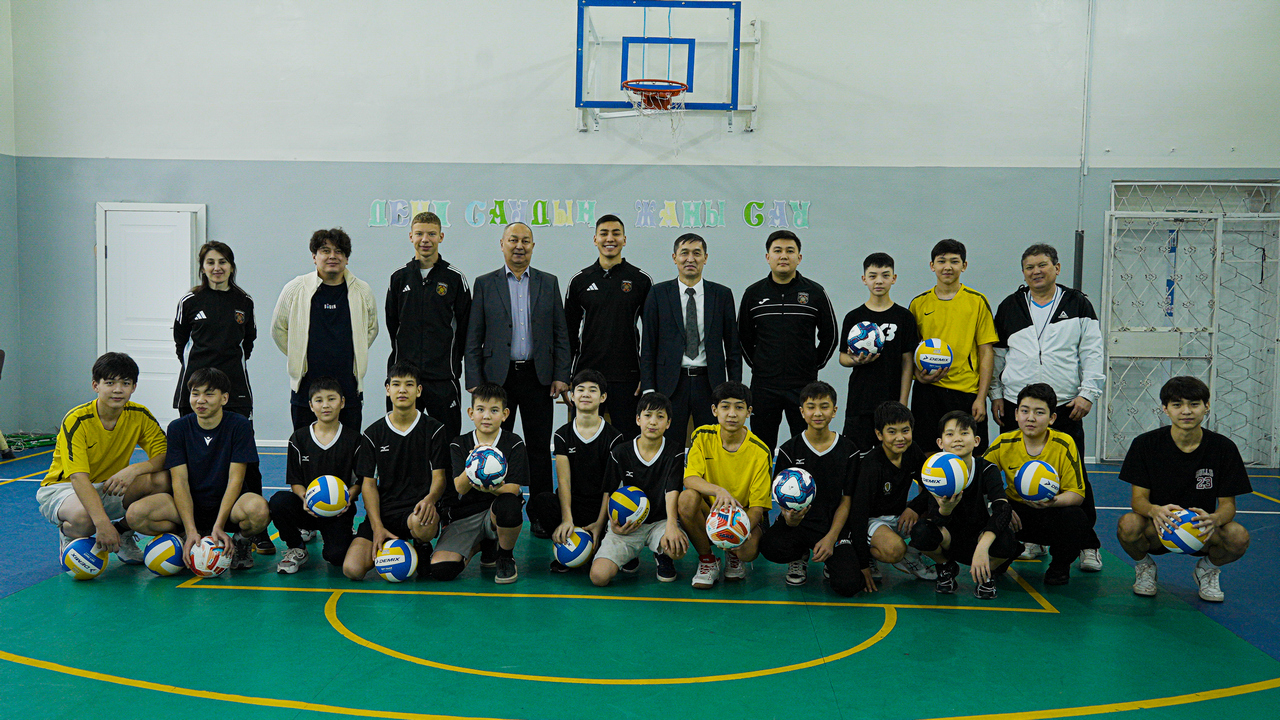 Игроки «Шахтёра» встретились со школьниками