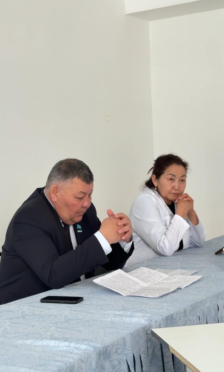 Аудандық мәслихат депутаты  Ж.Тыныбеков  аудандық аурухана қызметкерлерімен  кездесті.