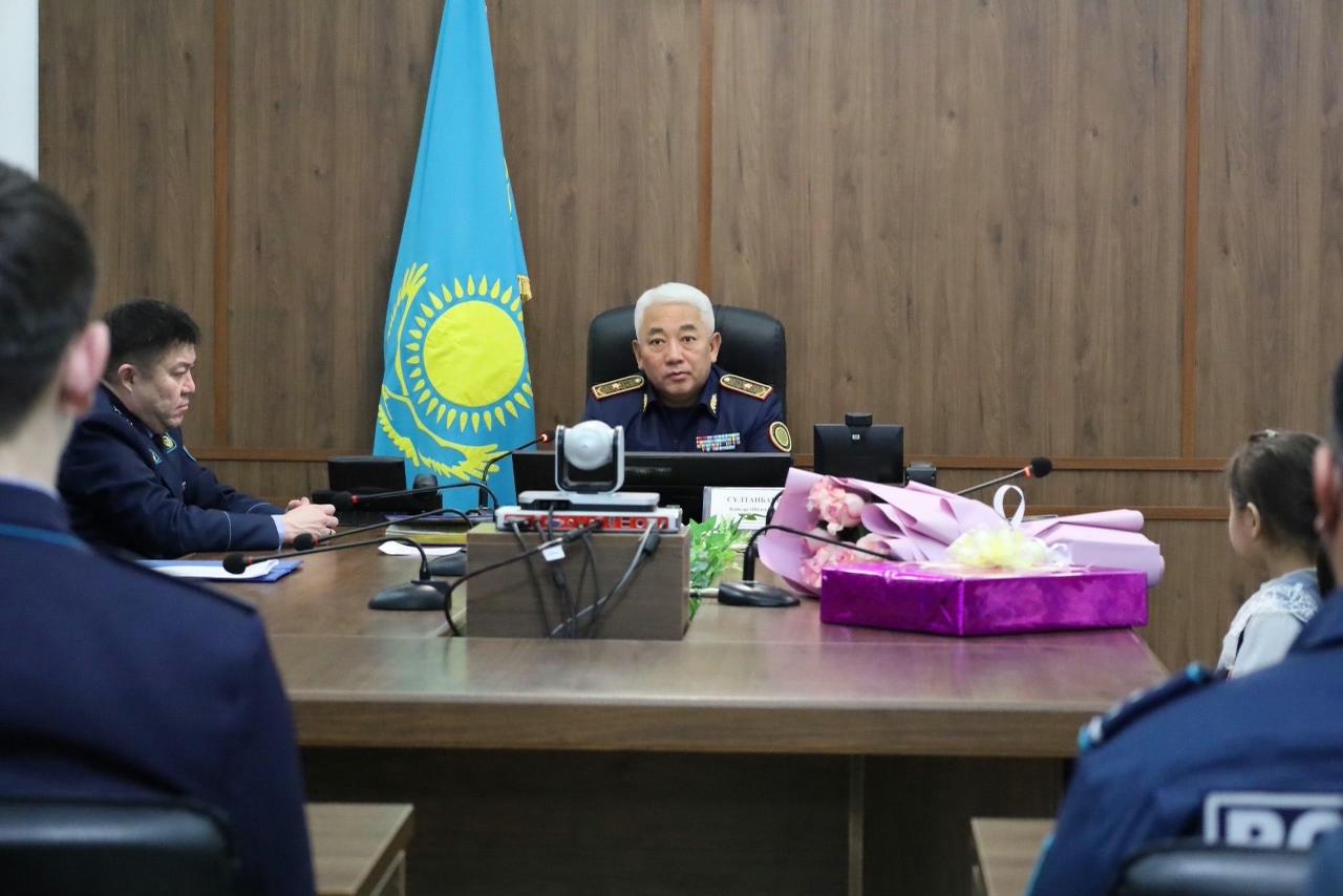 Жеделдік пен жанашырлық: Жамбыл облысының Полиция департаментінде балаларға көмек көрсеткен қызметкерлер марапатталды
