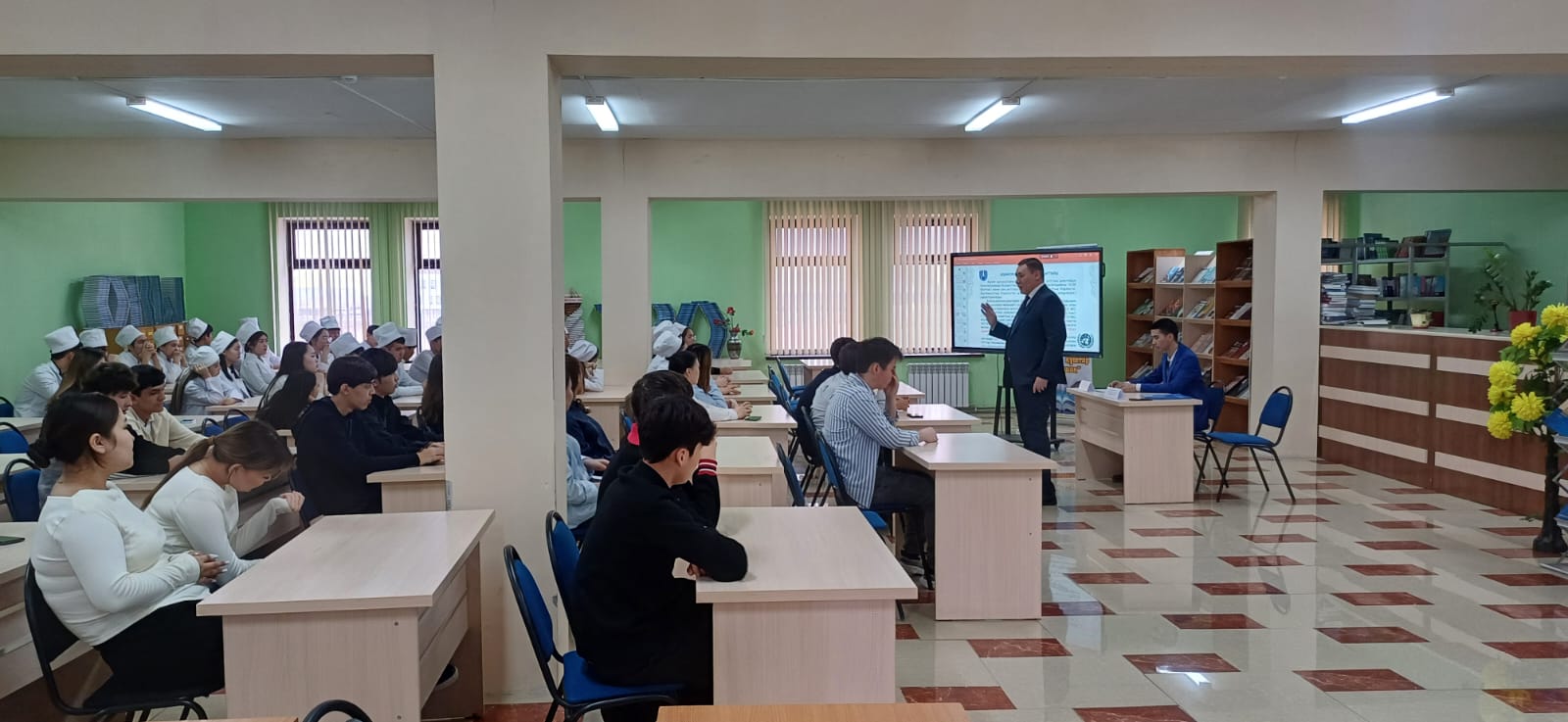 ӨКІЛ ҚЫЗЫЛОРДА «БОЛАШАҚ» УНИВЕРСИТЕТІНІҢ ЖОҒАРЫ КОЛЛЕДЖІ СТУДЕНТТЕРІМЕН КЕЗДЕСТІ