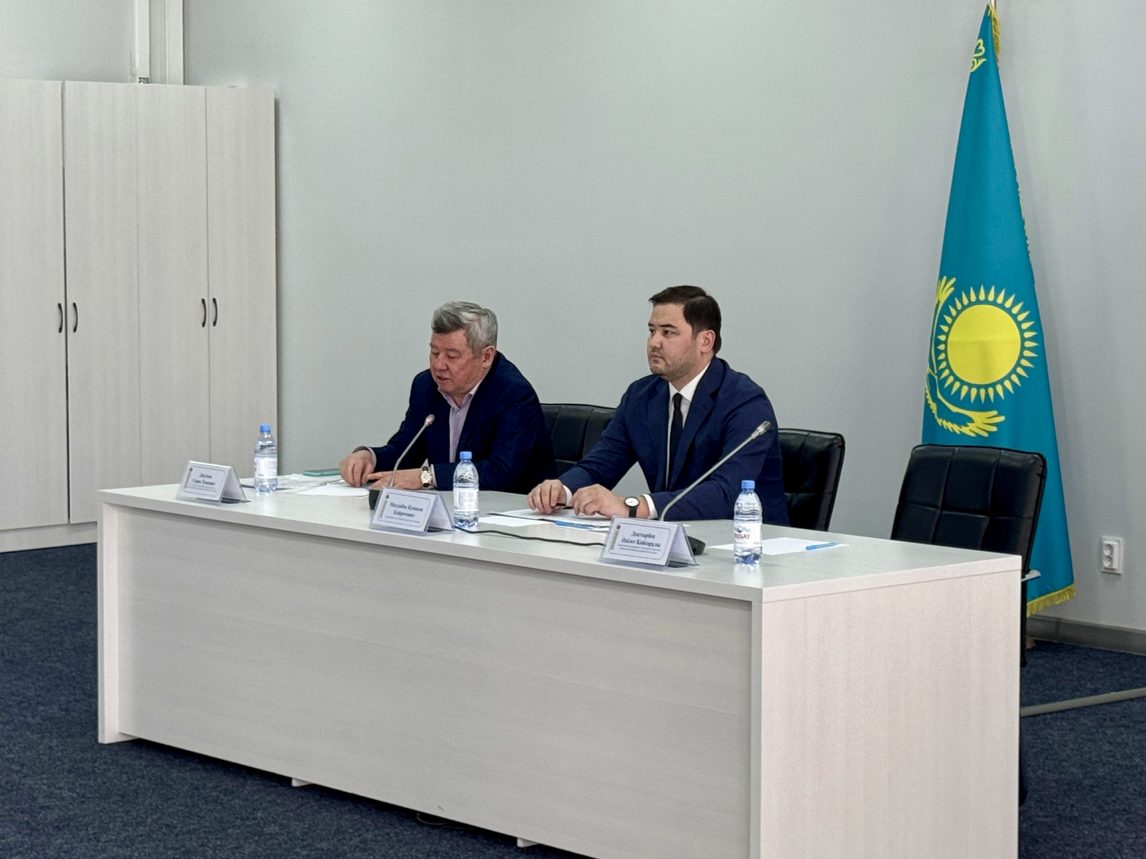 Жаңа Конституция және құрылыс: аудандық әкімдікте құрылысшылармен кездесу өтті