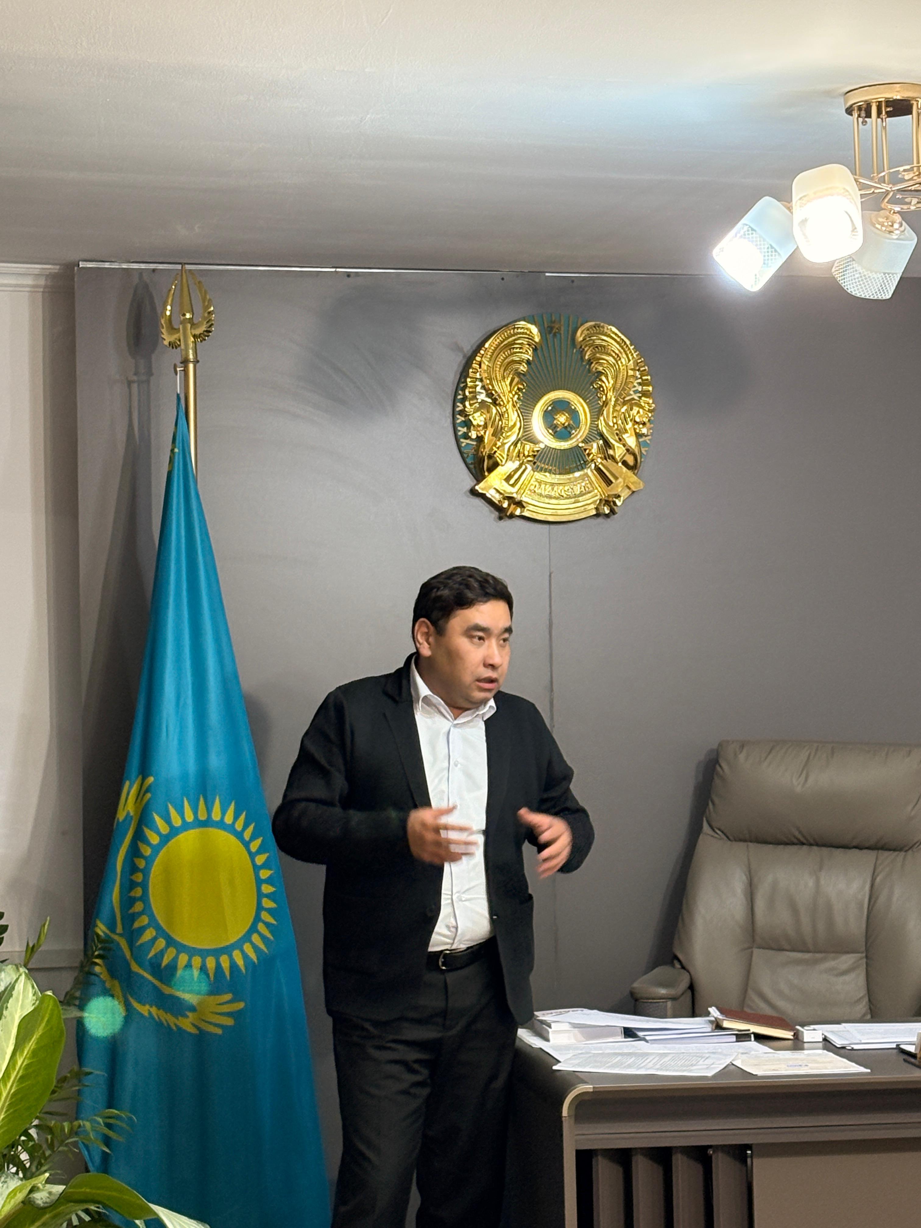 🔰 СОЗАҚ: АУДАНДЫҚ БІЛІМ БӨЛІМІНІҢ ҚЫЗМЕТКЕРЛЕРІНЕ ЕҢБЕК КОДЕКСІНІҢ ЗАҢДЫЛЫҚ ТАЛАПТАРЫ ТҮСІНДІРІЛДІ