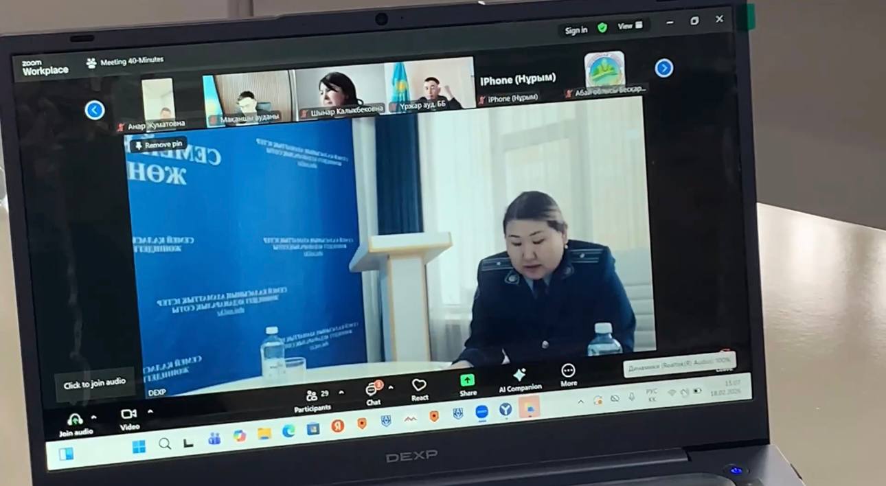 Абай облысы Полиция департаментінің бастамасымен кәмелетке толмағандар мәселелеріне арналған бірлескен кеңес өтті.