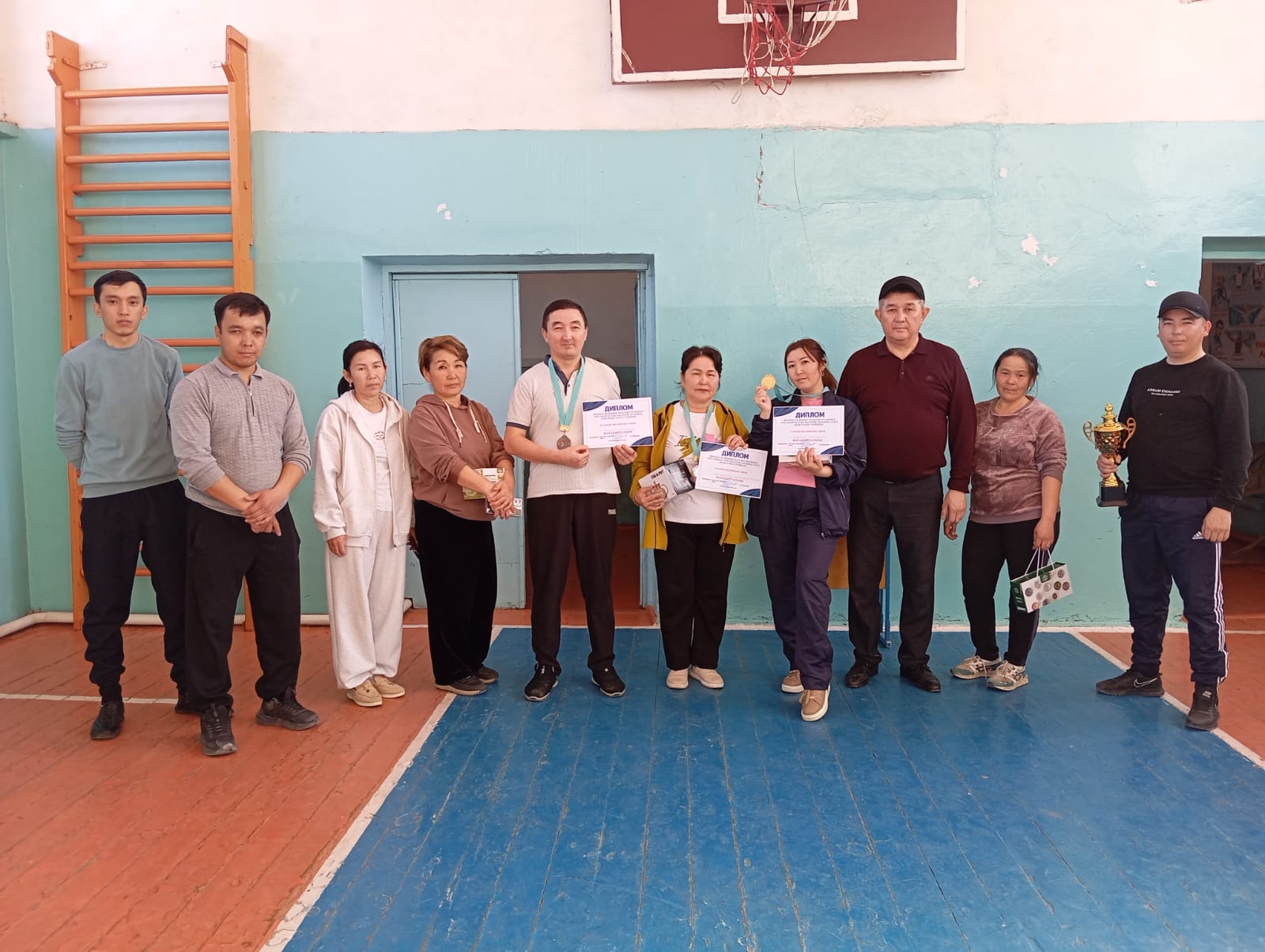 Жалғызтөбе ауылдық округі аумағында «Шынықсаң шымыр боласың» ұранымен ауыл жастары арасында орта доптан ауыл әкімі кубогі