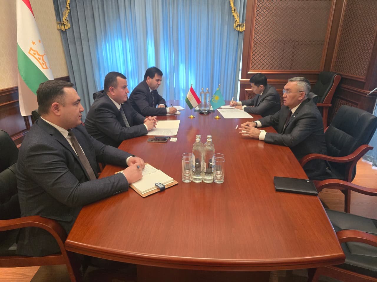 Вопросы активизации торгово-экономического сотрудничества Казахстана и Таджикистана обсуждены в Душанбе