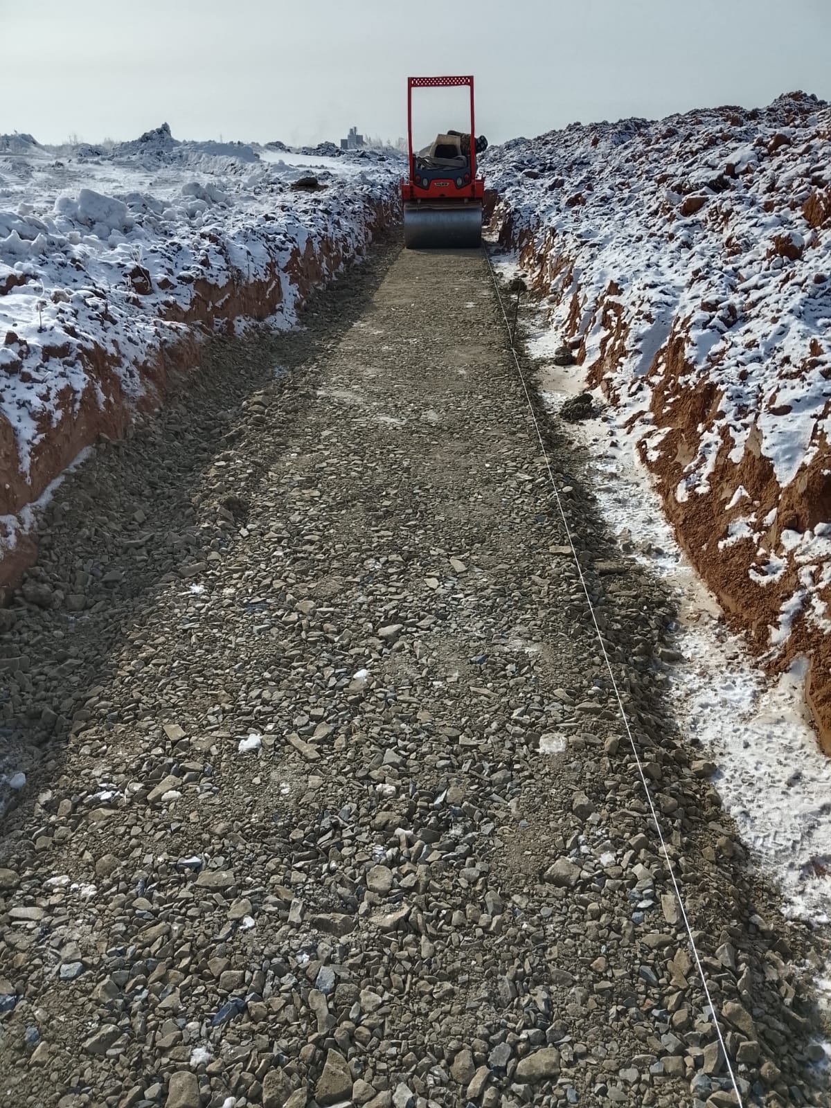 Жұмыстар барысы туралы жедел ақпарат Нысан: «Астана қаласы Тельман тұрғын алабы ауданындағы инженерлік инфрақұрылымы бар газ қазандығы. Жеткізуші инженерлік желілер» Күні: 20.02.2026 ж. Аяқталу мерзімі: 2026 жылғы 20 маусым. Бас мердігер: «ВД Строй-инжиниринг» ЖШС Техникалық қадағалау: «Құрылысы жүріп жатқан кәсіпорындар дирекциясы «Стройинтеграция» ЖШС