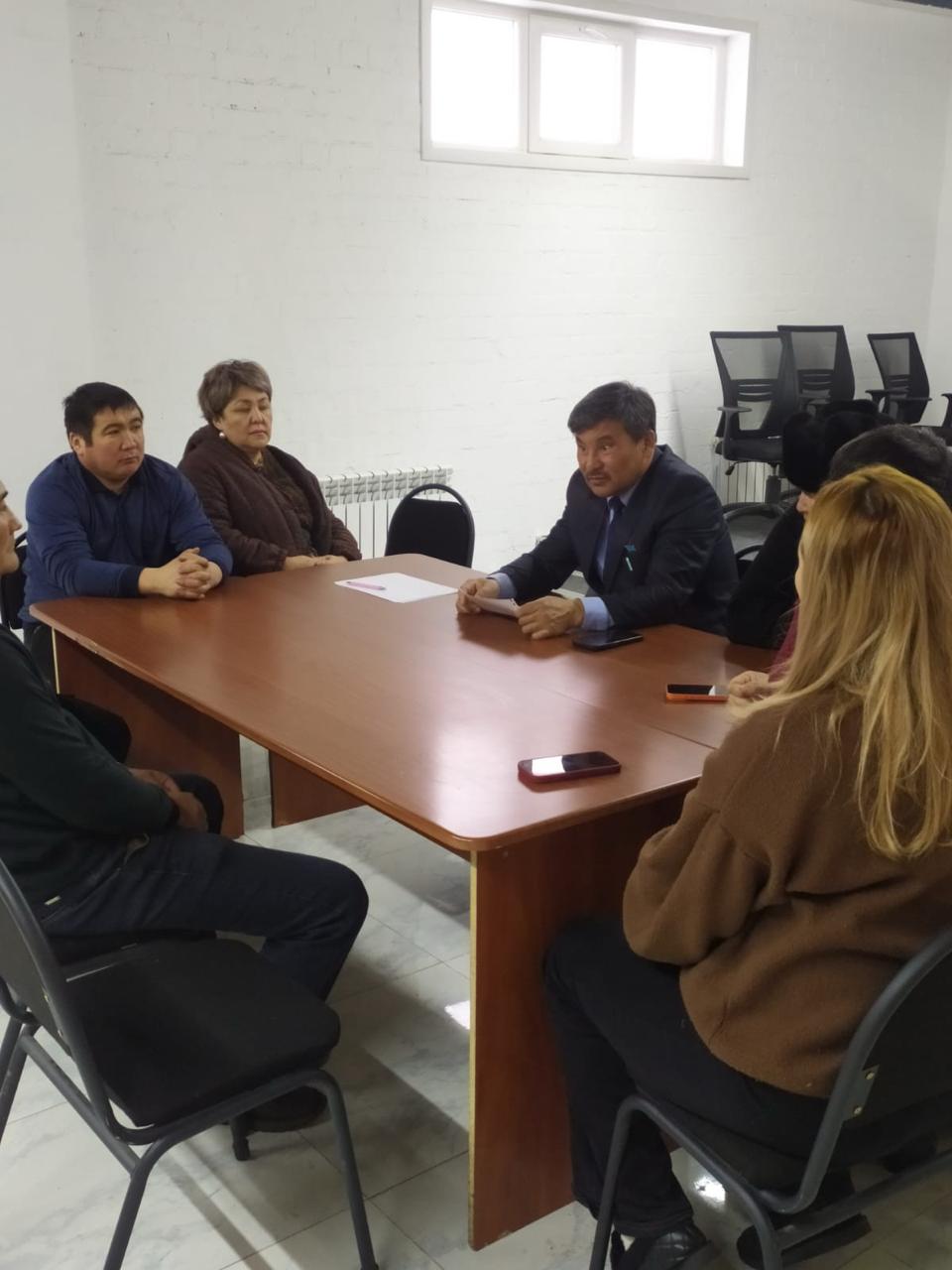 Жібек жолы кентінің сайлаушыларымен кездесу